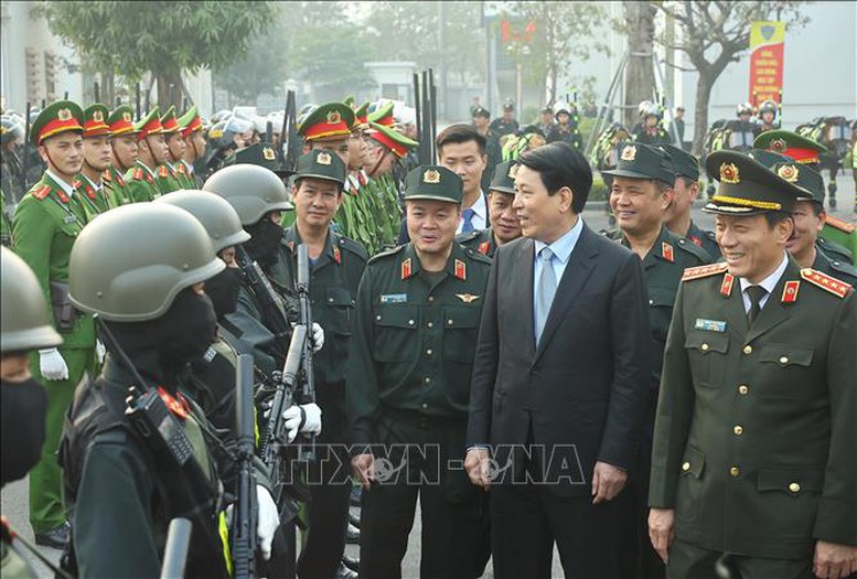 Chủ tịch nước Lương Cường thăm, chúc Tết lực lượng Cảnh vệ và Cảnh sát cơ động- Ảnh 3.