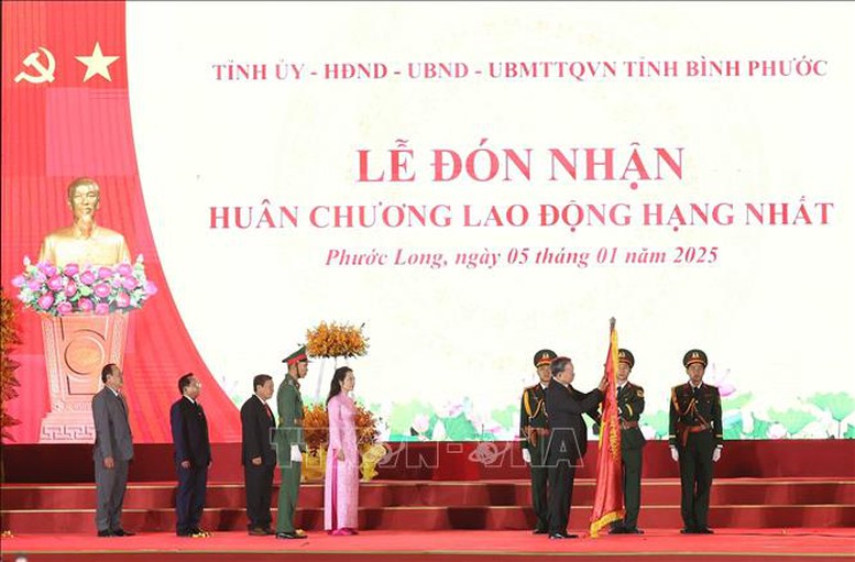 Tổng Bí thư Tô Lâm dự lễ kỷ niệm 50 năm Ngày Giải phóng Phước Long- Ảnh 3.