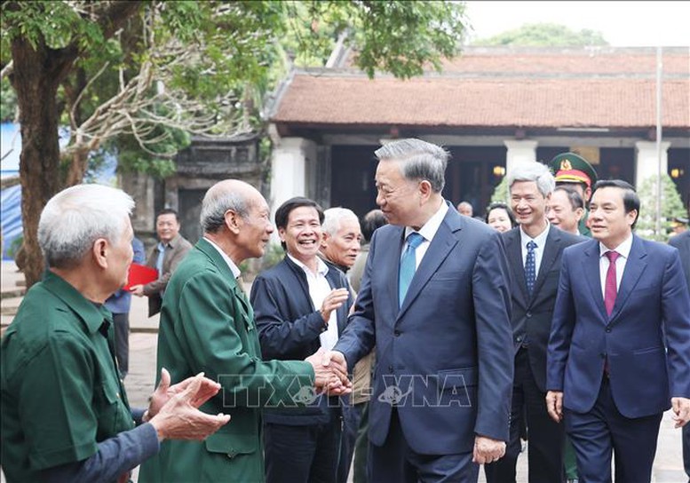 Tổng Bí thư Tô Lâm thăm và chúc Tết Đảng bộ, chính quyền và nhân dân tỉnh Hưng Yên- Ảnh 3.