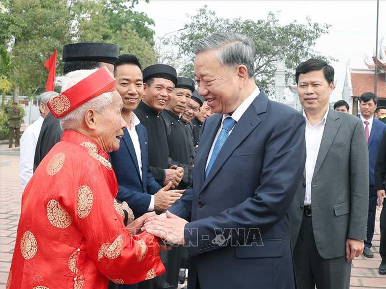 Tổng Bí thư Tô Lâm thăm và chúc Tết Đảng bộ, chính quyền và nhân dân tỉnh Hưng Yên- Ảnh 2.