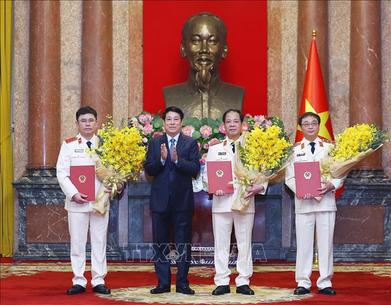 Chủ tịch nước trao quyết định bổ nhiệm Phó Viện trưởng và Kiểm sát viên Viện Kiểm sát nhân dân tối cao- Ảnh 1.