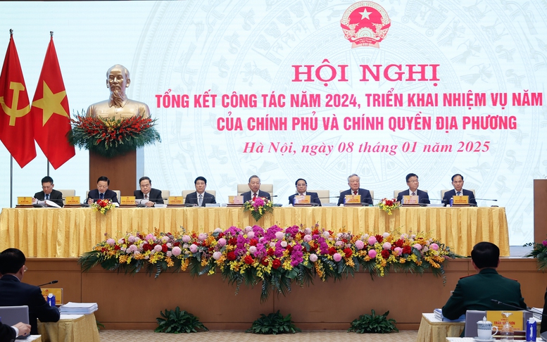 Hội nghị tổng kết công tác năm 2024, triển khai nhiệm vụ năm 2025 của Chính phủ và chính quyền địa phương