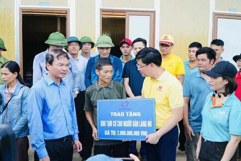 Vingroup hỗ trợ khẩn cấp 500 tỷ đồng cho đồng bào bị thiệt hại do bão số 10- Ảnh 1.
