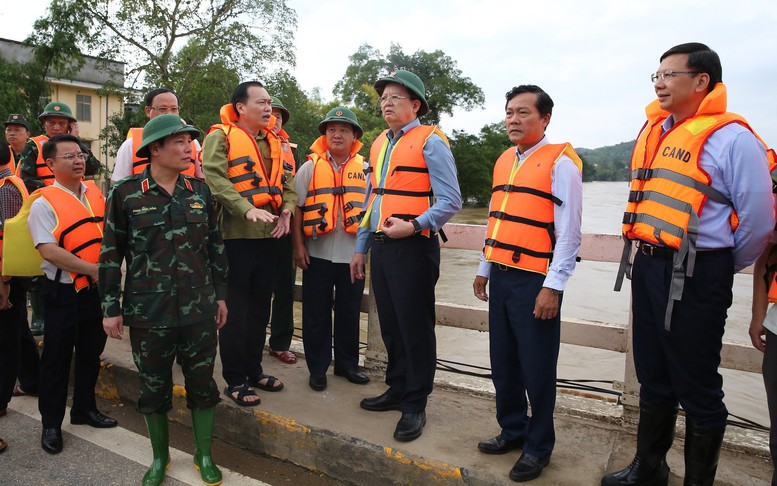Phó Thủ tướng Mai Văn Chính kiểm tra công tác phòng, chống mưa lũ tại xã Chiêm Hóa, Tuyên Quang
