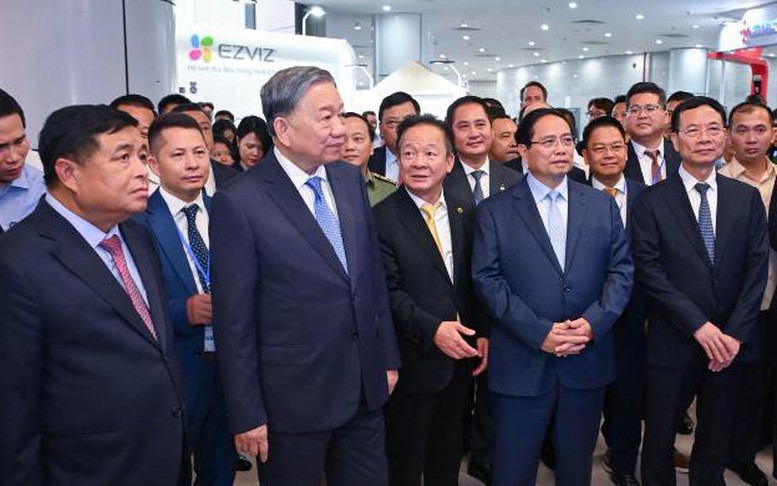 Ứng dụng AI, 'siêu cảng' SuperPort™ của T&T Group gây ấn tượng tại VIIE 2025