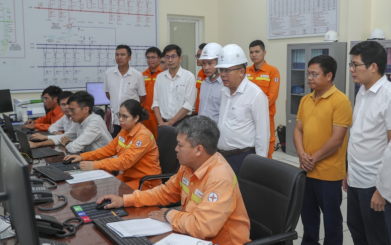 Đóng điện thành công dự án Đường dây 500 kV Lào Cai - Vĩnh Yên