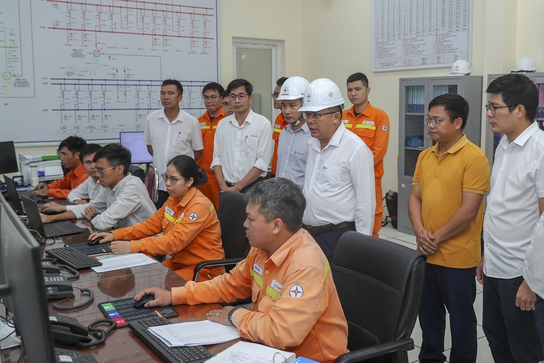 Đóng điện thành công dự án Đường dây 500 kV Lào Cai - Vĩnh Yên- Ảnh 1.