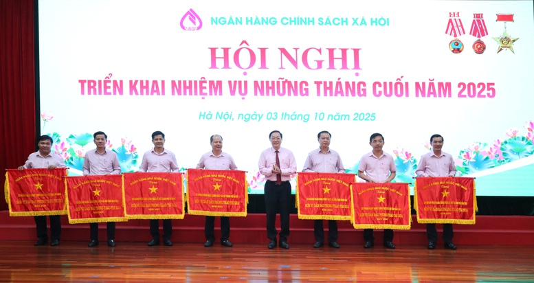 NHCSXH: 9 tháng tăng trưởng tín dụng hơn 30,4 nghìn tỷ đồng, hỗ trợ gần 6,73 triệu hộ vay vốn- Ảnh 3.