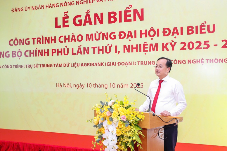 Agribank gắn biển công trình Trung tâm dữ liệu chào mừng Đại hội Đảng bộ Chính phủ- Ảnh 1.