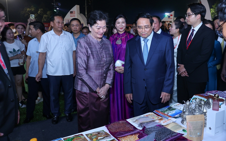 Thủ tướng: Lễ hội Văn hoá thế giới tại Hà Nội 'sẻ chia với đồng bào bị thiên tai'