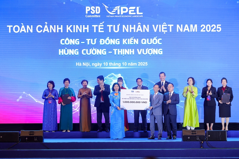 Thủ tướng: Doanh nghiệp, doanh nhân tư nhân '3 tiên phong' để 'công-tư đồng kiến quốc'- Ảnh 8.