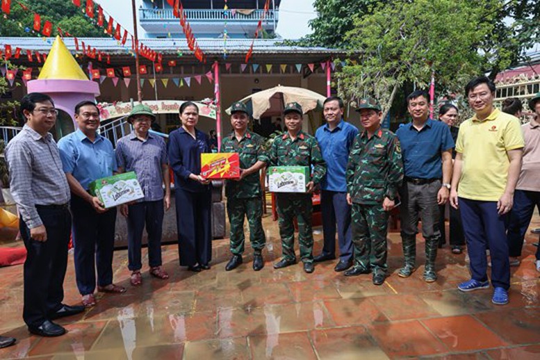 Ủy ban Trung ương MTTQ Việt Nam thăm hỏi, hỗ trợ người dân vùng lũ tỉnh Thái Nguyên- Ảnh 1.