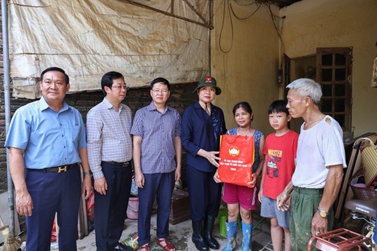 Ủy ban Trung ương MTTQ Việt Nam thăm hỏi, hỗ trợ người dân vùng lũ tỉnh Thái Nguyên- Ảnh 5.