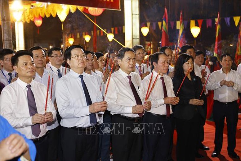 Chủ tịch Quốc hội Trần Thanh Mẫn dự Lễ tưởng niệm 725 năm Ngày mất của Anh hùng dân tộc Trần Hưng Đạo- Ảnh 2.