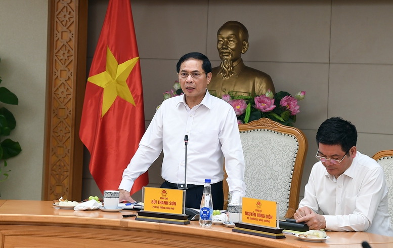 Phó Thủ tướng Bùi Thanh Sơn chủ trì họp rà soát tiến độ chuẩn bị tổ chức Hội chợ Mùa thu 2025- Ảnh 1.