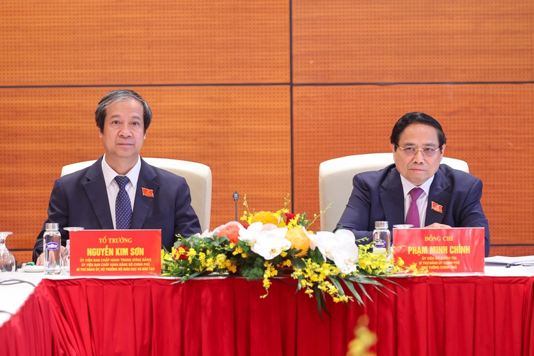 Đại hội Đảng bộ Chính phủ lần thứ I thảo luận tại tổ về các dự thảo văn kiện- Ảnh 1.