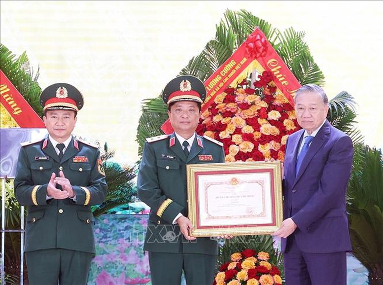 Tổng Bí thư Tô Lâm dự Lễ kỷ niệm 80 năm Ngày truyền thống LLVT Quân khu 4- Ảnh 5.