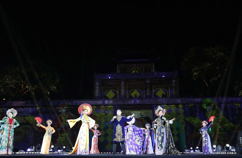 ‘Bước chân di sản’ - Tôn vinh vẻ đẹp trang phục văn hóa Việt Nam và thế giới- Ảnh 2.