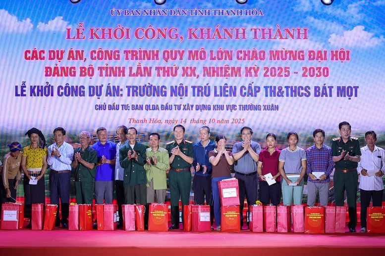 Thủ tướng dự lễ khởi công ngôi trường tại xã vùng núi cao biên giới Thanh Hóa- Ảnh 10.