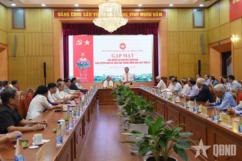 Gặp mặt các thế hệ lãnh đạo Ban Tuyên giáo và Dân vận Trung ương- Ảnh 1.