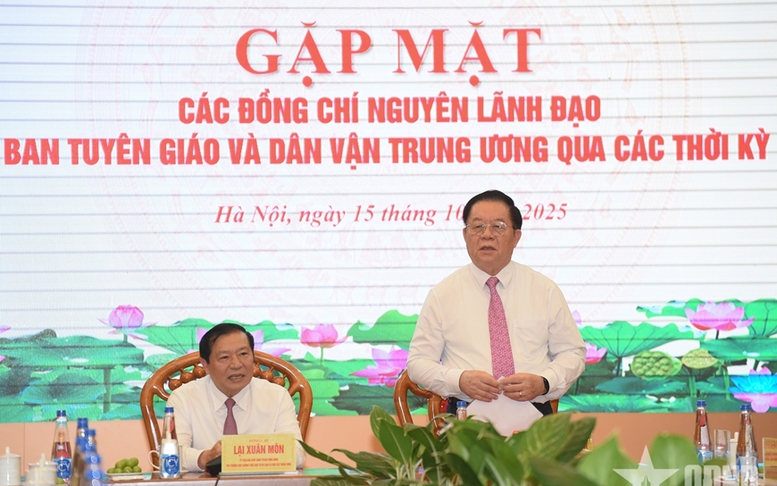 Gặp mặt các thế hệ lãnh đạo Ban Tuyên giáo và Dân vận Trung ương