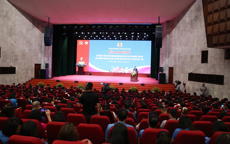 Phát biểu của Phó Thủ tướng Thường trực Chính phủ Nguyễn Hòa Bình tại Lễ trao giải thưởng 