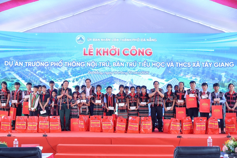 Thủ tướng Phạm Minh Chính dự khởi công trường học tại xã biên giới Tây Giang (Đà Nẵng)- Ảnh 7.
