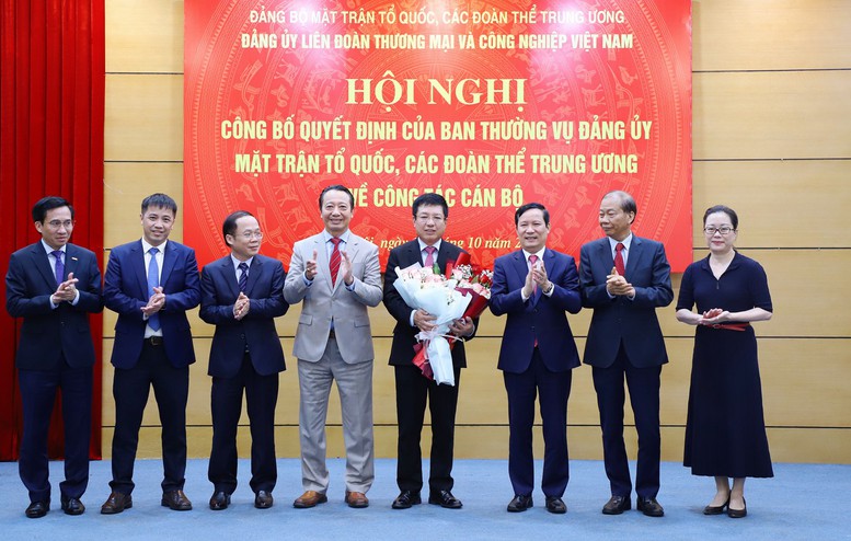 Thứ trưởng Bộ Tài chính Hồ Sỹ Hùng giữ chức vụ Bí thư Đảng ủy VCCI- Ảnh 2.