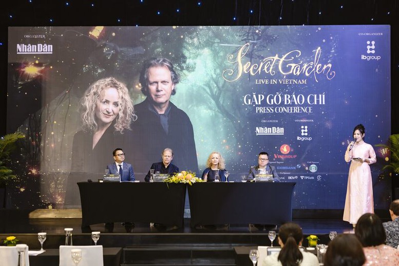 Nhiều điều bất ngờ trong đêm diễn của bộ đôi huyền thoại Secret Garden tại Việt Nam- Ảnh 1.