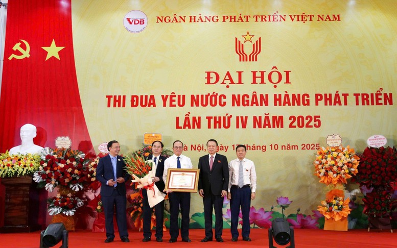 Ngân hàng Phát triển Việt Nam: Thi đua yêu nước – Động lực phát triển bền vững