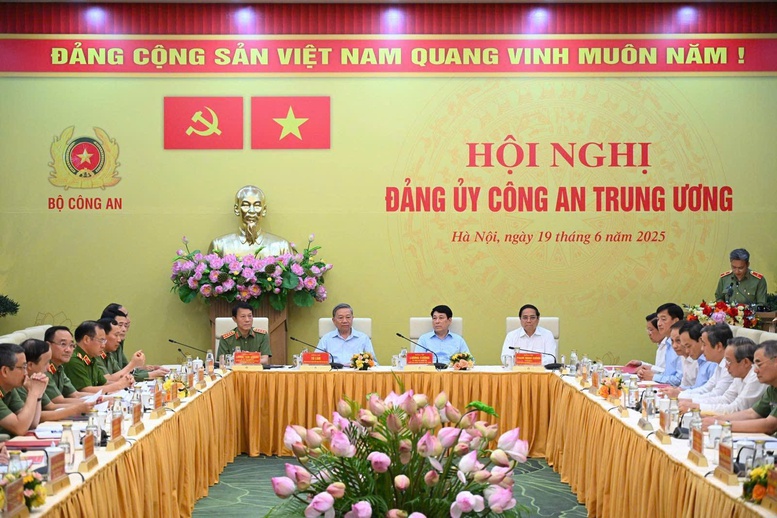 ĐẠI HỘI ĐẠI BIỂU ĐẢNG BỘ CÔNG AN TRUNG ƯƠNG LẦN THỨ VIII - VỮNG MỘT NIỀM TIN QUYẾT THẮNG- Ảnh 4.