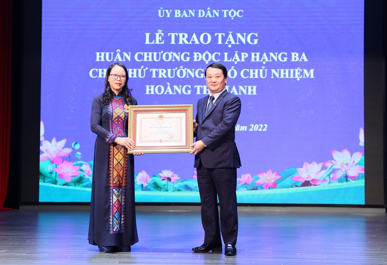 Từ làng Ao Bon đến Trung ương: Hành trình vượt lên định kiến của một người phụ nữ Tày- Ảnh 4.