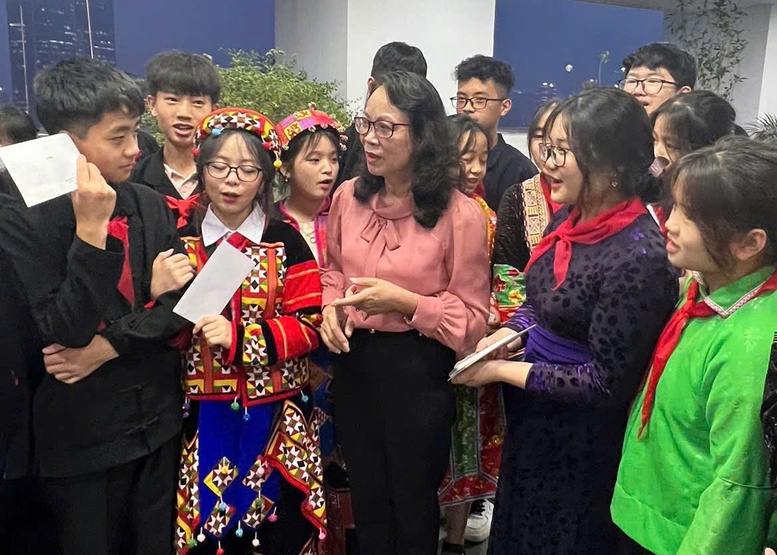 Từ làng Ao Bon đến Trung ương: Hành trình vượt lên định kiến của một người phụ nữ Tày- Ảnh 1.