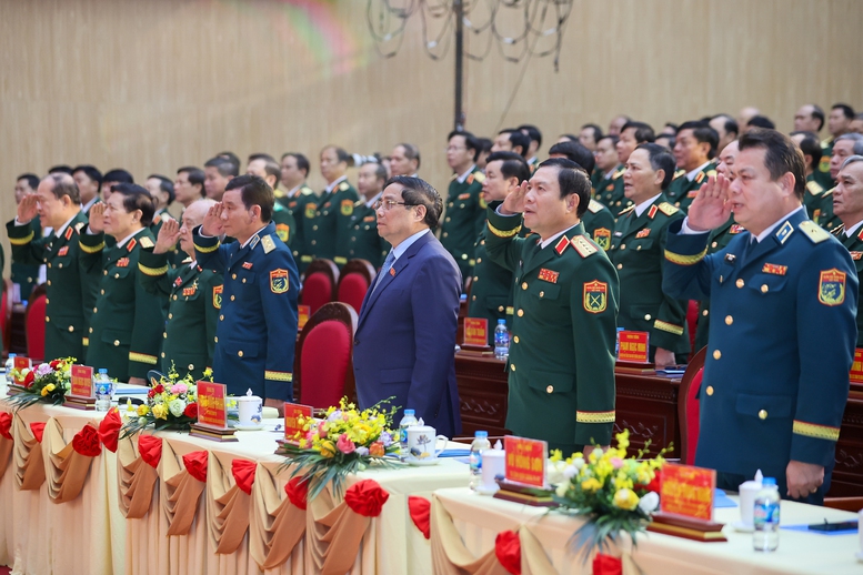 Thủ tướng: Phòng không - không quân là tuyến đầu phòng thủ chiến lược, cần nghiên cứu xây dựng Thủ tướng: Phòng không - không quân là tuyến đầu phòng thủ chiến lược, cần nghiên cứu xây dựng