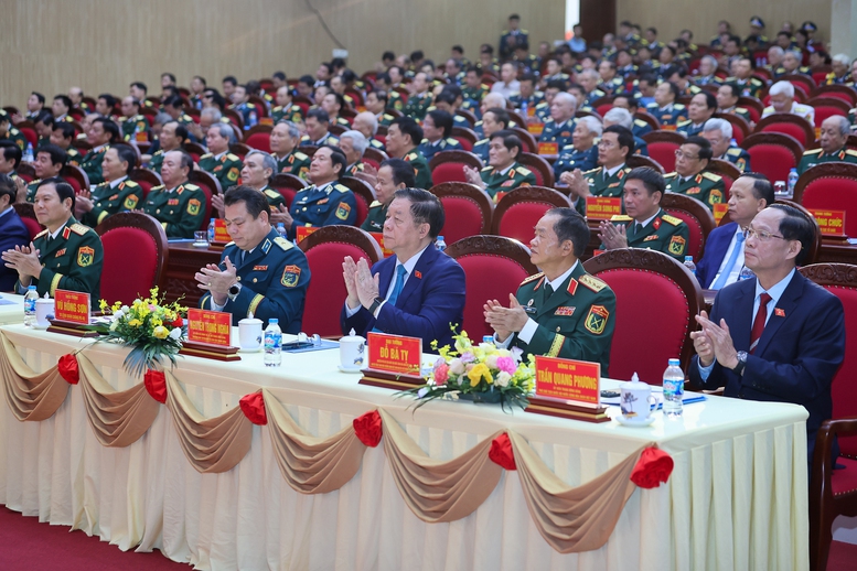Thủ tướng: Phòng không - không quân là tuyến đầu phòng thủ chiến lược, cần nghiên cứu xây dựng Thủ tướng: Phòng không - không quân là tuyến đầu phòng thủ chiến lược, cần nghiên cứu xây dựng