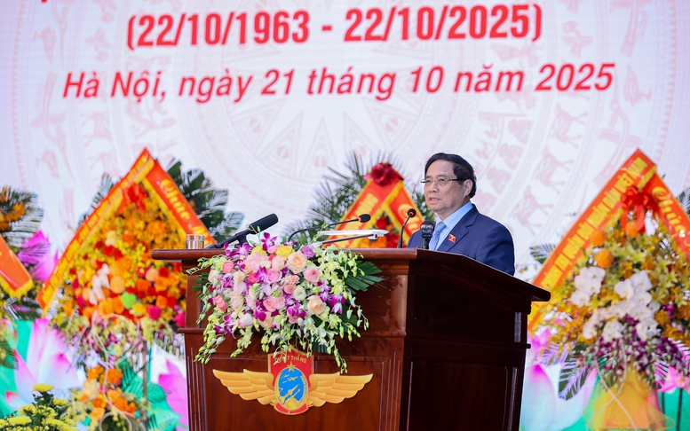 Thủ tướng: Phòng không - không quân là tuyến đầu phòng thủ chiến lược, cần nghiên cứu xây dựng 