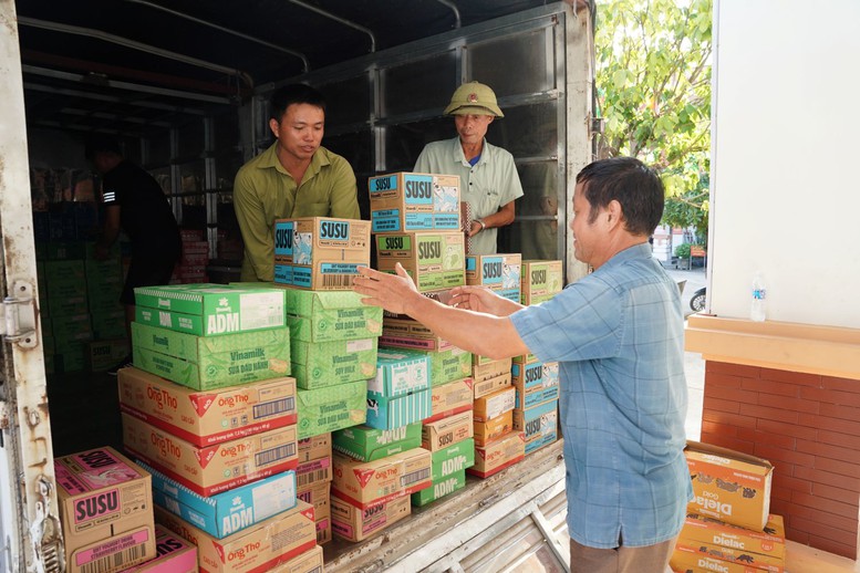 Vinamilk và hành trình chia sẻ với người dân hậu thiên tai- Ảnh 2.