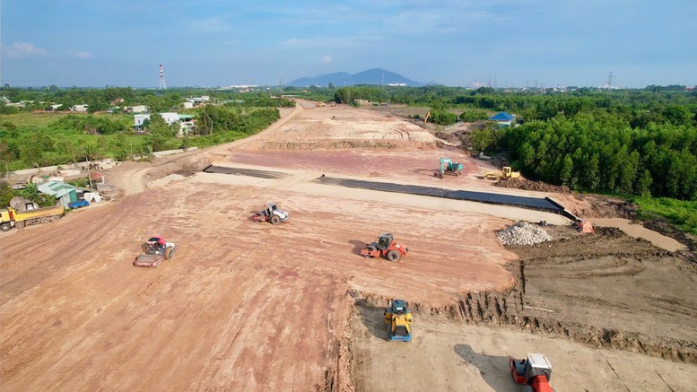Wir ändern unsere Vorgehensweise und bringen die Schnellstraße Bien Hoa-Vung Tau bald ans Ziel – Foto 2. Thay đổi cách làm, đưa cao tốc Biên Hòa-Vũng Tàu sớm về đích- Ảnh 2.