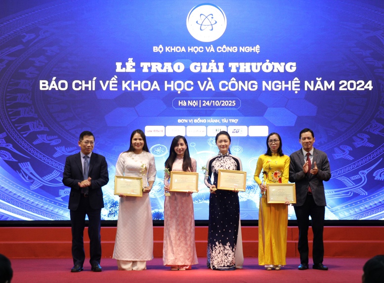 Vinh danh 24 tác phẩm xuất sắc tại Giải thưởng báo chí về KH&CN năm 2024- Ảnh 3. Vinh danh 24 tác phẩm xuất sắc tại Giải thưởng báo chí về KH&CN năm 2024- Ảnh 3.
