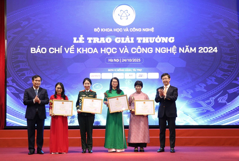 Vinh danh 24 tác phẩm xuất sắc tại Giải thưởng báo chí về KH&CN năm 2024- Ảnh 2. Vinh danh 24 tác phẩm xuất sắc tại Giải thưởng báo chí về KH&CN năm 2024- Ảnh 2.