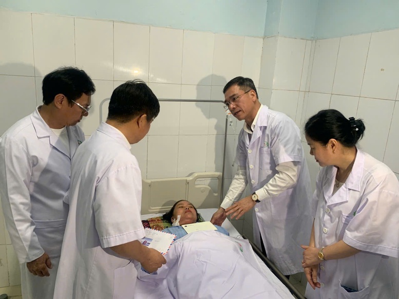 Phải kiến tạo môi trường làm việc an toàn để cán bộ y tế tận tâm cống hiến- Ảnh 1.