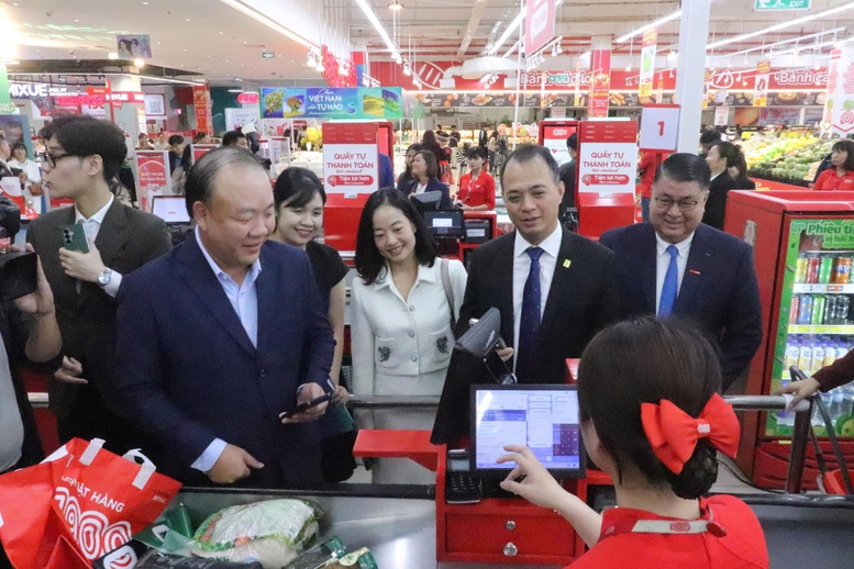 Thanh toán không tiền mặt: Bước tiến mới hiện đại hóa thị trường bán lẻ- Ảnh 2.