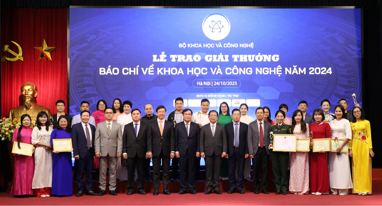 Vinh danh 24 tác phẩm xuất sắc tại Giải thưởng báo chí về KH&CN năm 2024- Ảnh 1. Vinh danh 24 tác phẩm xuất sắc tại Giải thưởng báo chí về KH&CN năm 2024- Ảnh 1.