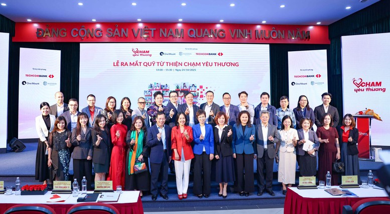 Quỹ từ thiện ‘Chạm yêu thương’ - nền tảng thiện nguyện số chính thức ra mắt- Ảnh 1.