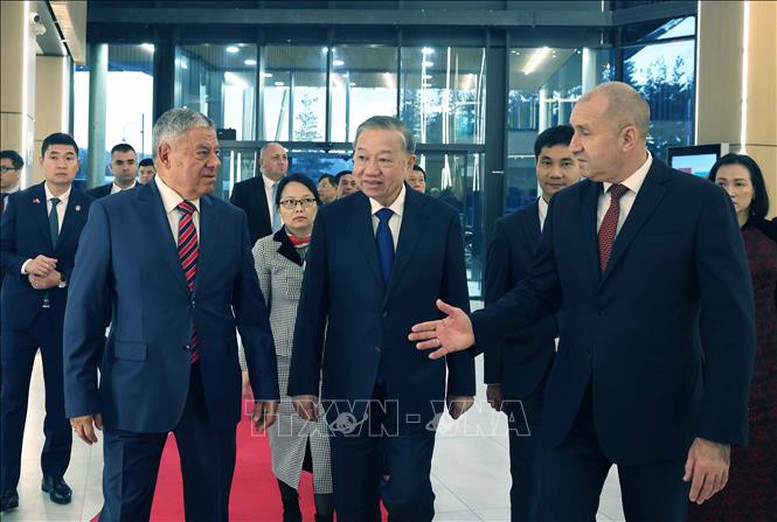 Tổng Bí thư Tô Lâm thăm Công ty công nghiệp quốc phòng Samel-90 của Bulgaria- Ảnh 2. Tổng Bí thư Tô Lâm thăm Công ty công nghiệp quốc phòng Samel-90 của Bulgaria- Ảnh 2.