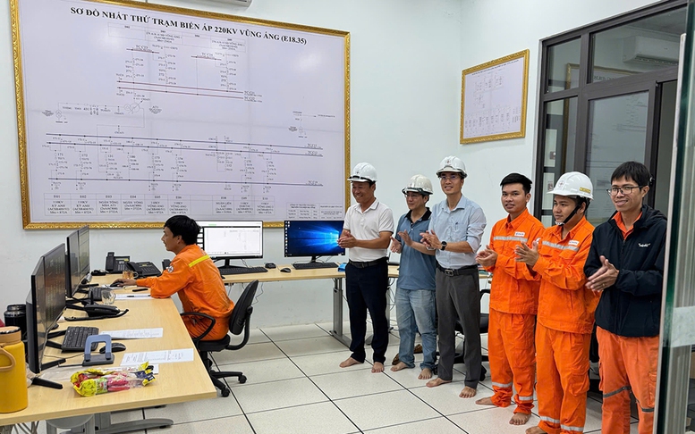Hoàn thành toàn bộ dự án Trạm biến áp 220 kV Vũng Áng và đấu nối