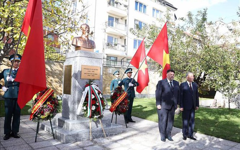 Khánh thành Tượng Chủ tịch Hồ Chí Minh tại Bulgaria