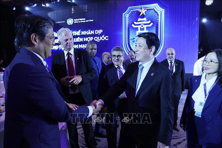 Cùng viết nên câu chuyện tương lai số bền vững, an toàn và nhân văn- Ảnh 2. Cùng viết nên câu chuyện tương lai số bền vững, an toàn và nhân văn- Ảnh 2.