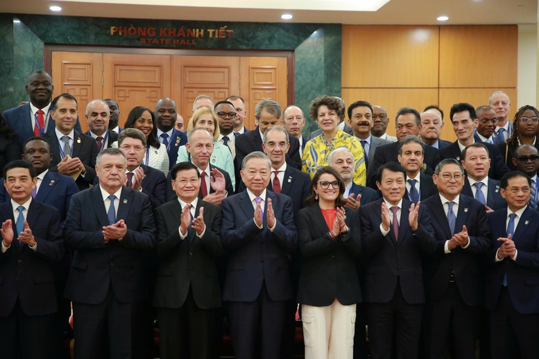 Tổng Bí thư Tô Lâm: Đưa không gian mạng trở thành không gian của luật pháp, của hợp tác và phát triển- Ảnh 5. Tổng Bí thư Tô Lâm: Đưa không gian mạng trở thành không gian của luật pháp, của hợp tác và phát triển- Ảnh 5.