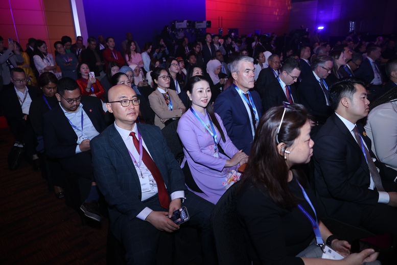 Thủ tướng: ASEAN là một gia đình, mỗi quốc gia mạnh lên là cả khối mạnh lên- Ảnh 7. Thủ tướng: ASEAN là một gia đình, mỗi quốc gia mạnh lên là cả khối mạnh lên- Ảnh 7.
